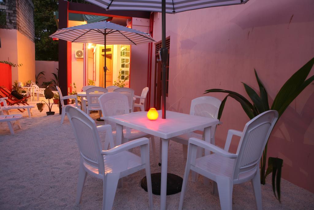 Equa Reef Maldives Hotel Addu City Exterior foto